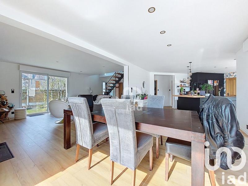 Maison - 200 m² - 9 pièces