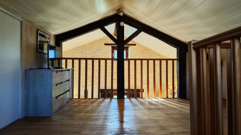 Maison - 363 m² - 10 pièces