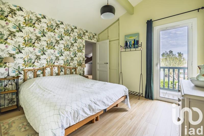 Maison - 228 m² - 8 pièces