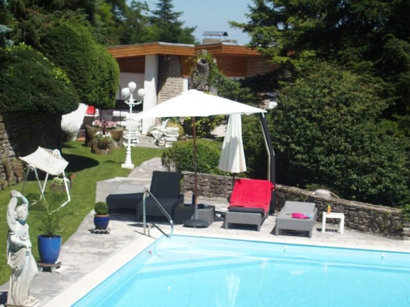 Maison - 742 m² - 32 pièces