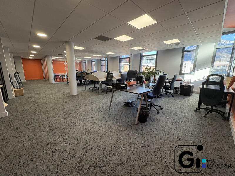 Bureau - 126 m² - 2 pièces