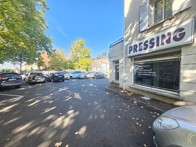 Local commercial - 100 m² - 2 pièces