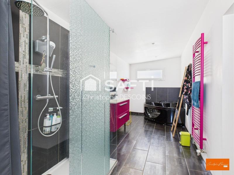 Maison - 160 m² - 9 pièces