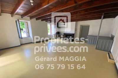 Maison - 220 m² - 11 pièces