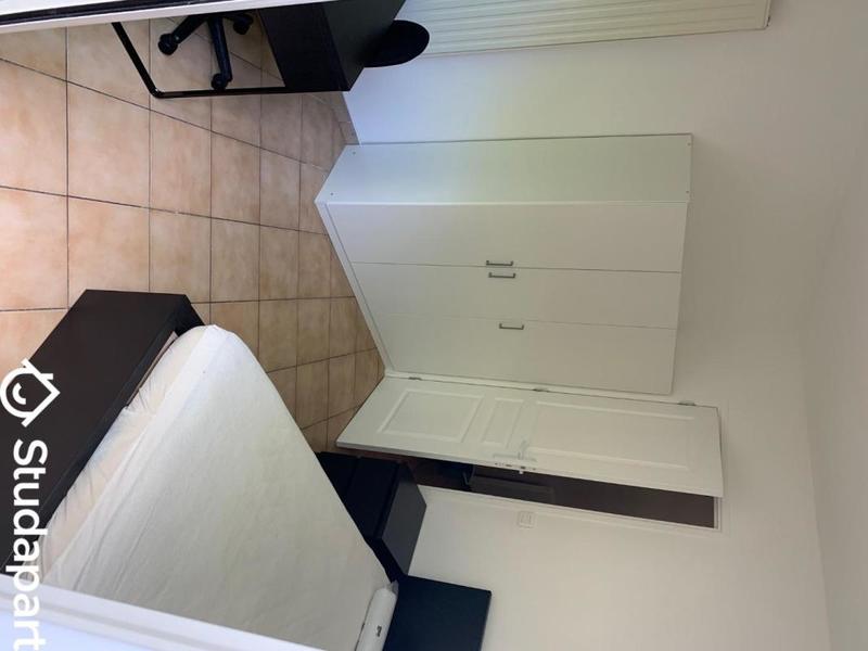 Chambre - 12 m² - 1 pièce