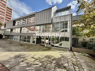 Immeuble - 1 900 m² - 50 pièces