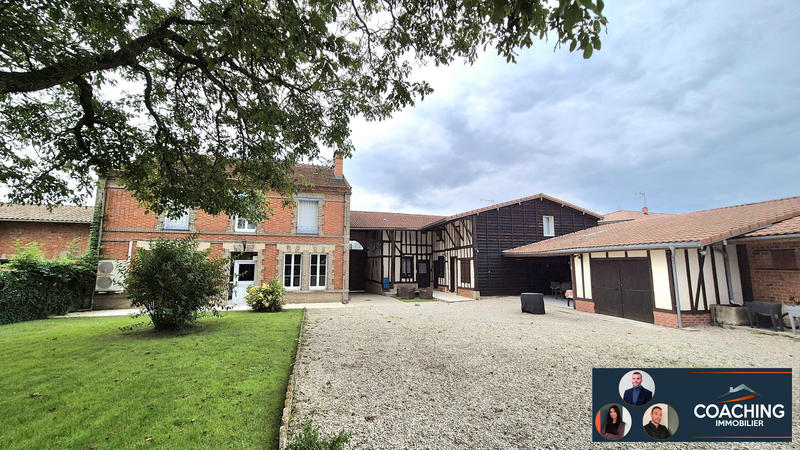 Maison - 399 m² - 12 pièces