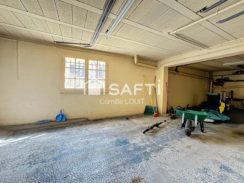 Maison - 217 m² - 8 pièces