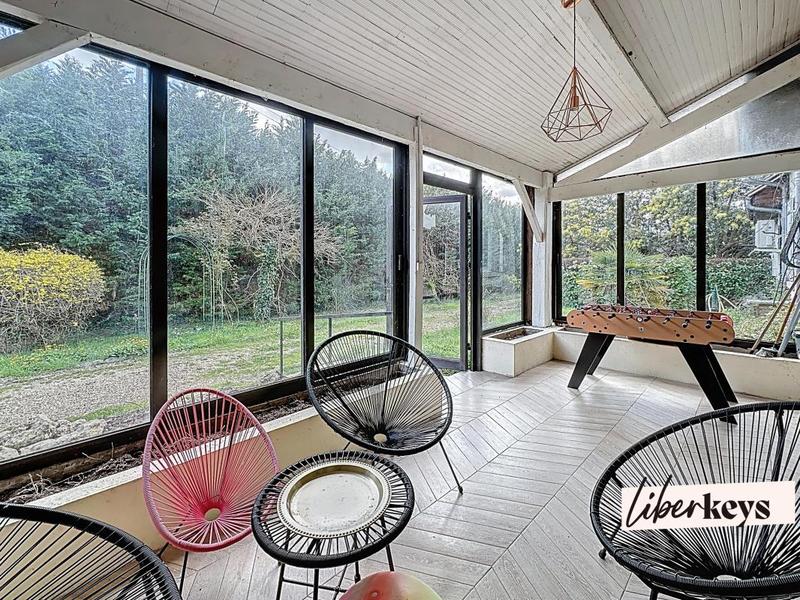 Maison - 180 m² - 6 pièces