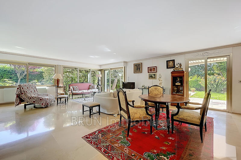 Appartement - 180 m² - 6 pièces