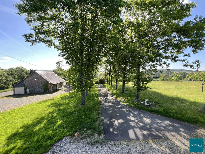 Maison - 350 m² - 11 pièces