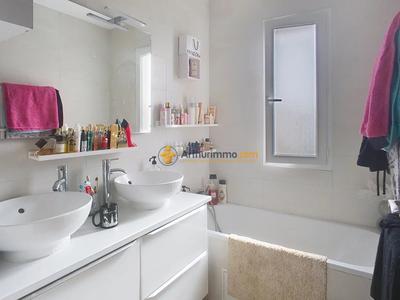 Appartement - 77 m² - 4 pièces