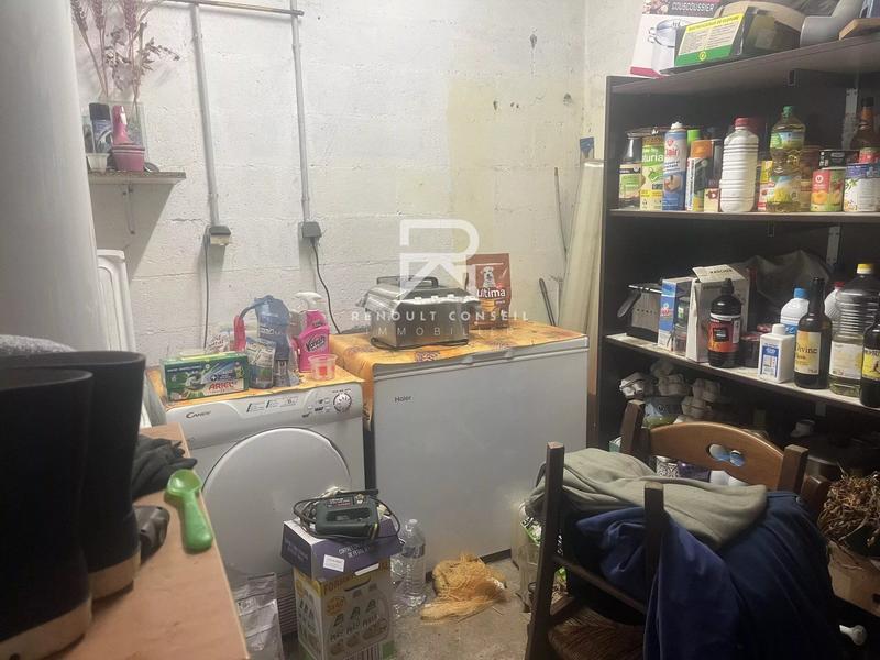 Maison - 1 000 m² - 8 pièces