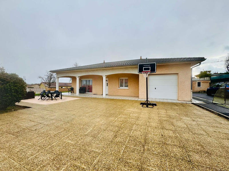 Maison - 140 m² - 5 pièces