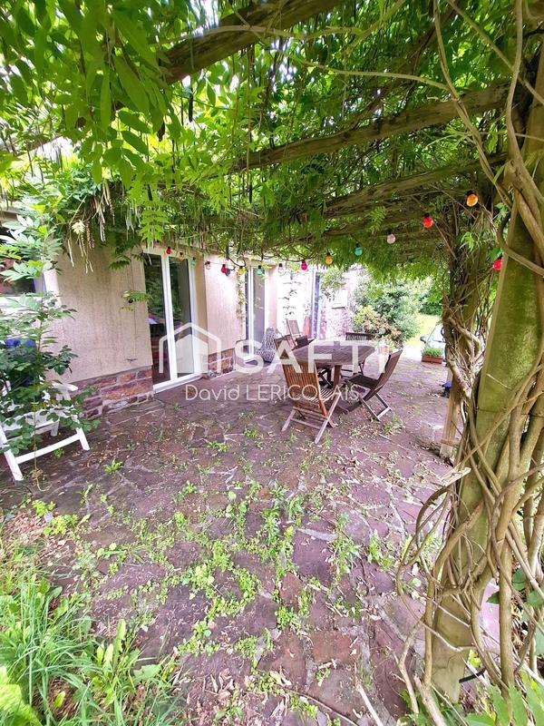 Maison - 244 m² - 10 pièces