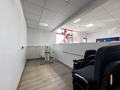 Local commercial - 114 m²