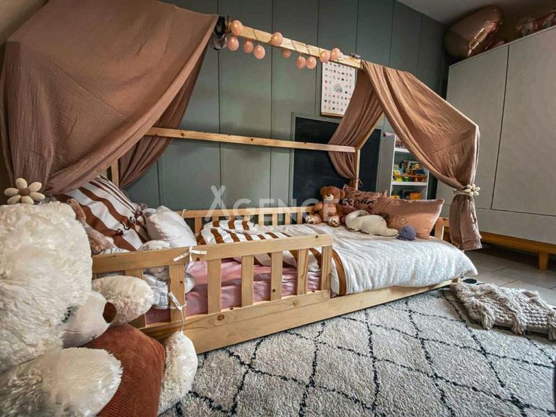 Maison - 90 m² - 5 pièces