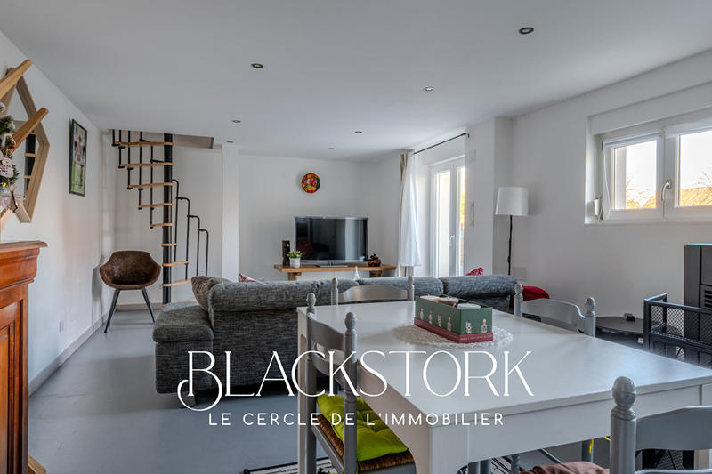 Maison - 211 m² - 7 pièces