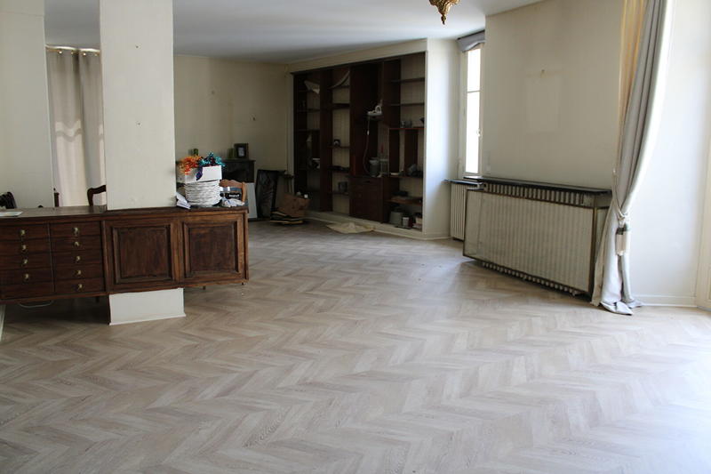 Appartement - 241 m² - 7 pièces