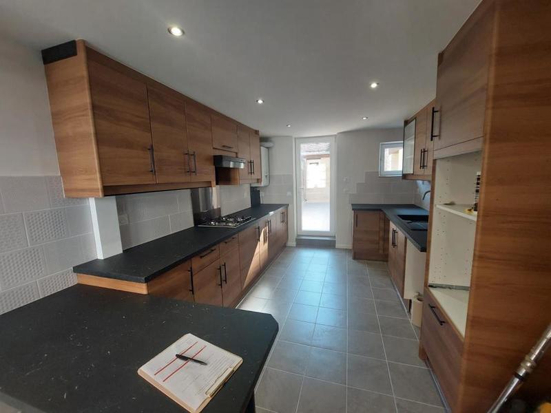 Maison - 90 m² - 5 pièces