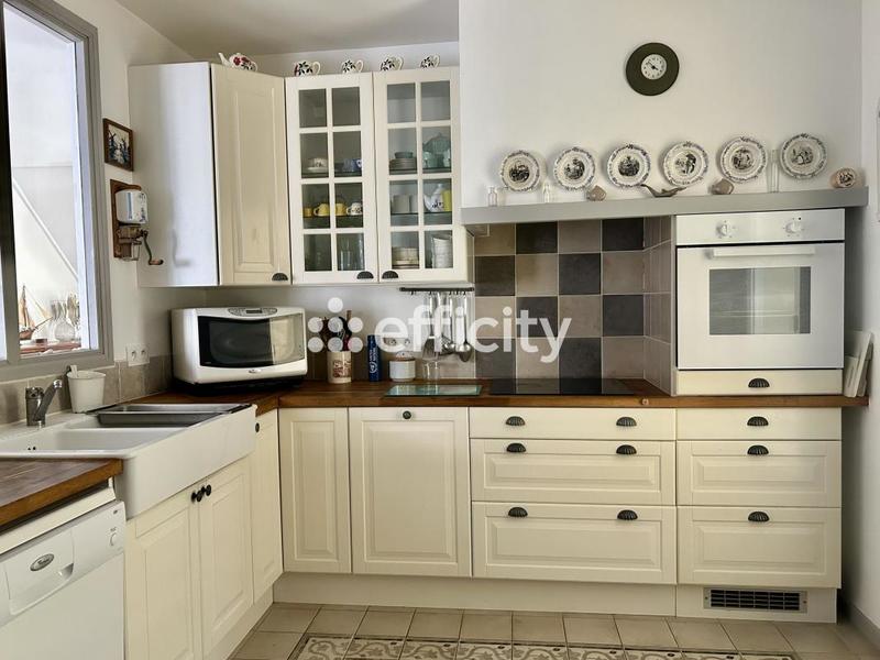 Maison - 165 m² - 9 pièces