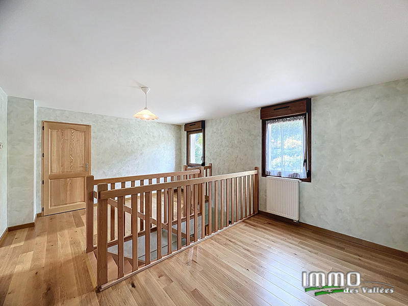 Maison - 260 m² - 6 pièces