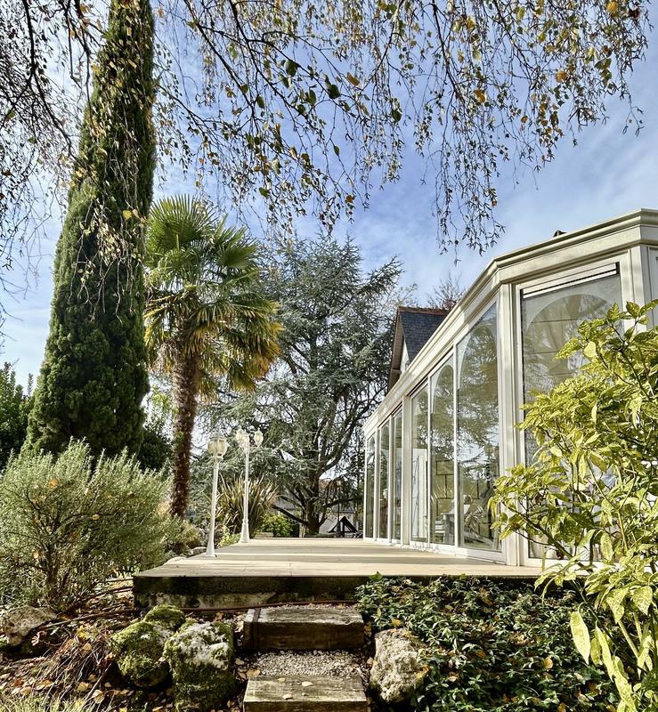 Maison traditionnelle - 170 m² - 8 pièces