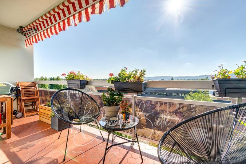 Appartement - 111 m² - 6 pièces