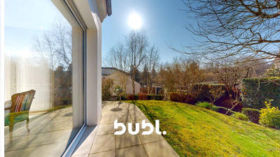 Maison - 302 m² - 12 pièces