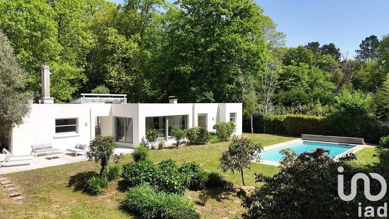 Maison - 320 m² - 10 pièces