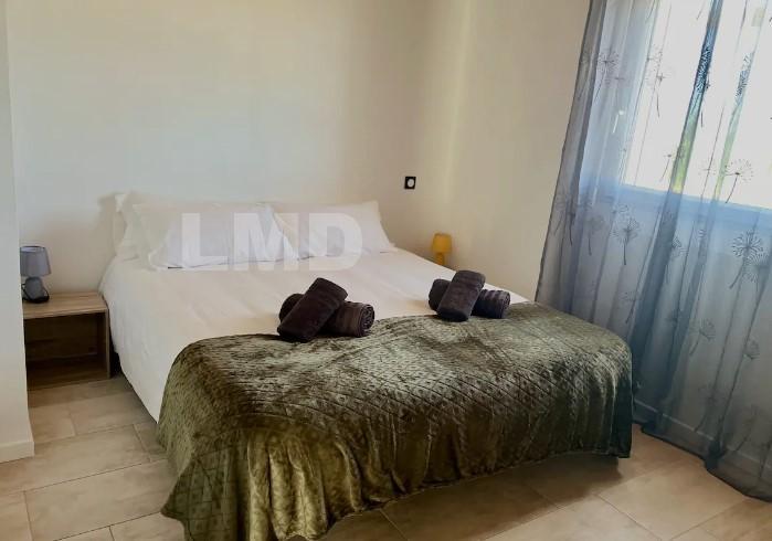 Maison - 240 m² - 6 pièces