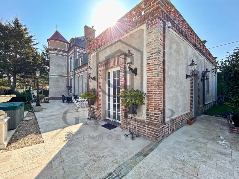 Château - 477 m² - 13 pièces