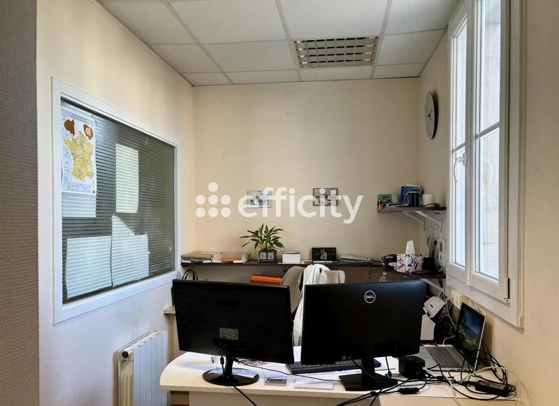 Bureau - 125 m² - 8 pièces