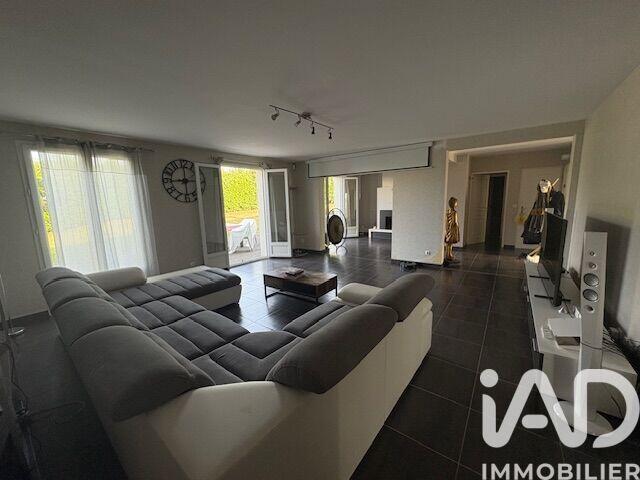 Maison - 255 m² - 8 pièces