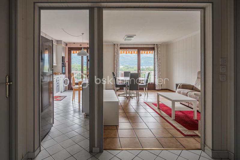 Appartement - 90 m² - 4 pièces