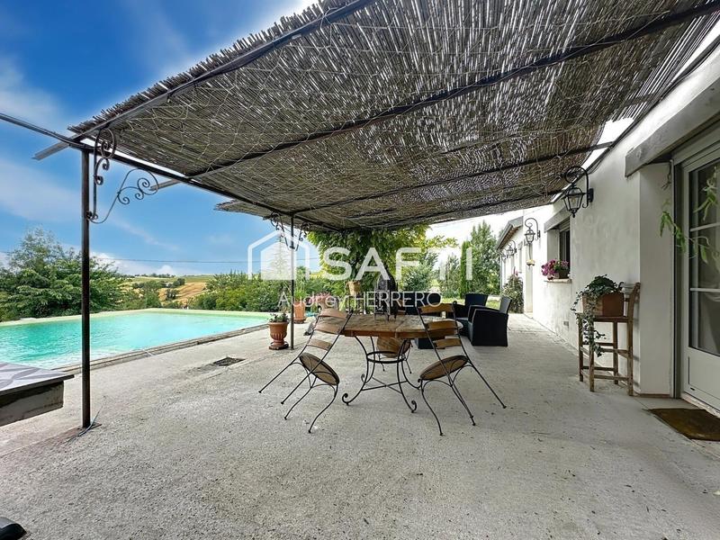 Maison - 252 m² - 6 pièces