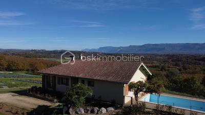 Maison - 121 m² - 5 pièces