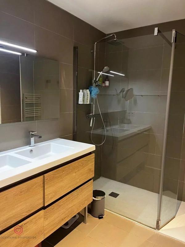 Villa - 270 m² - 8 pièces