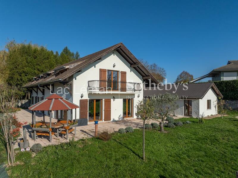 Maison - 440 m² - 9 pièces