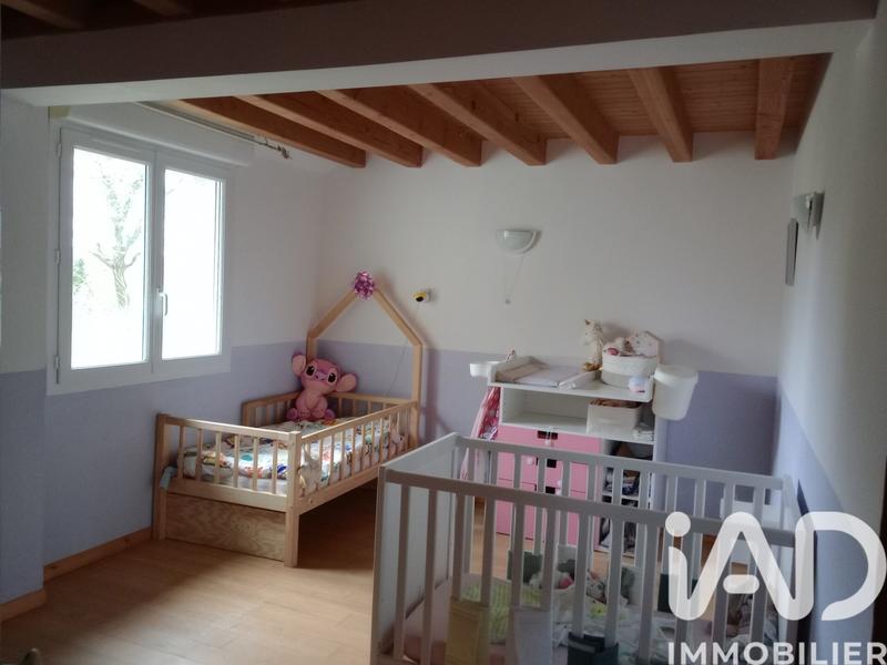 Maison - 235 m² - 10 pièces