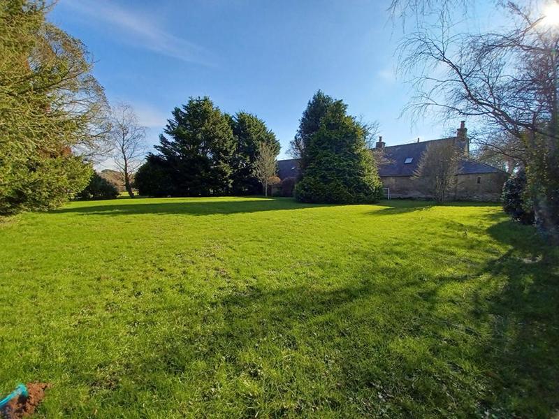 Maison - 208 m² - 11 pièces