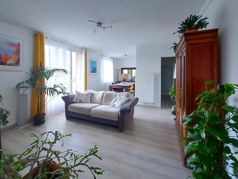 Appartement - 80 m² - 5 pièces