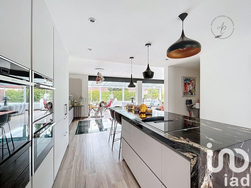 Maison - 225 m² - 7 pièces