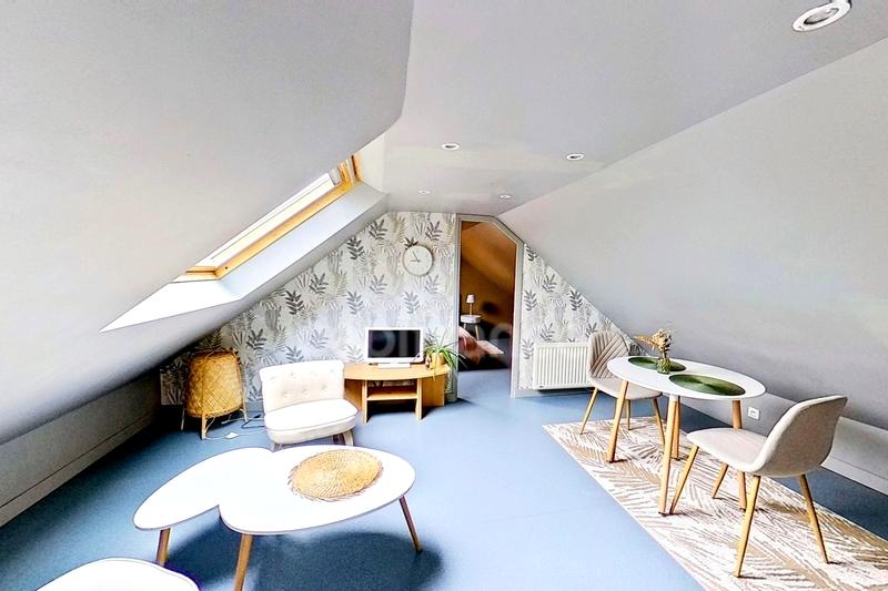 Maison - 246 m² - 10 pièces