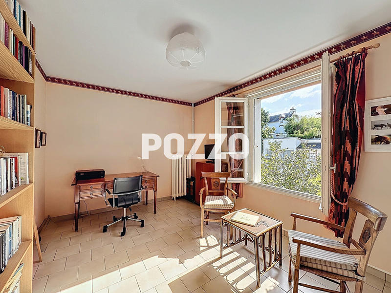 Maison - 263 m² - 10 pièces