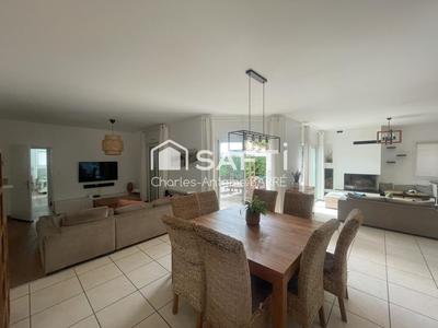 Villa - 157 m² - 6 pièces