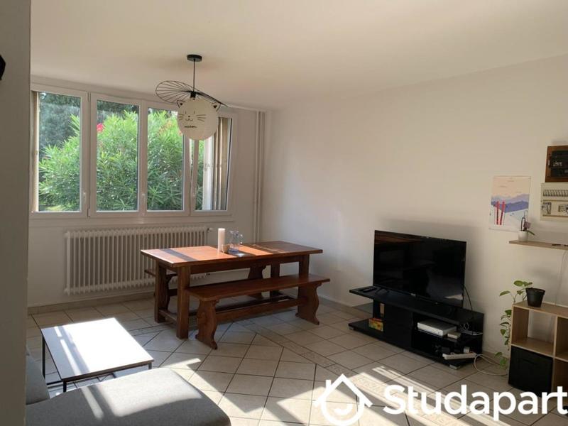 Chambre - 14 m² - 1 pièce