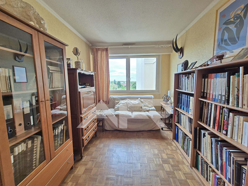 Appartement - 92 m² - 5 pièces