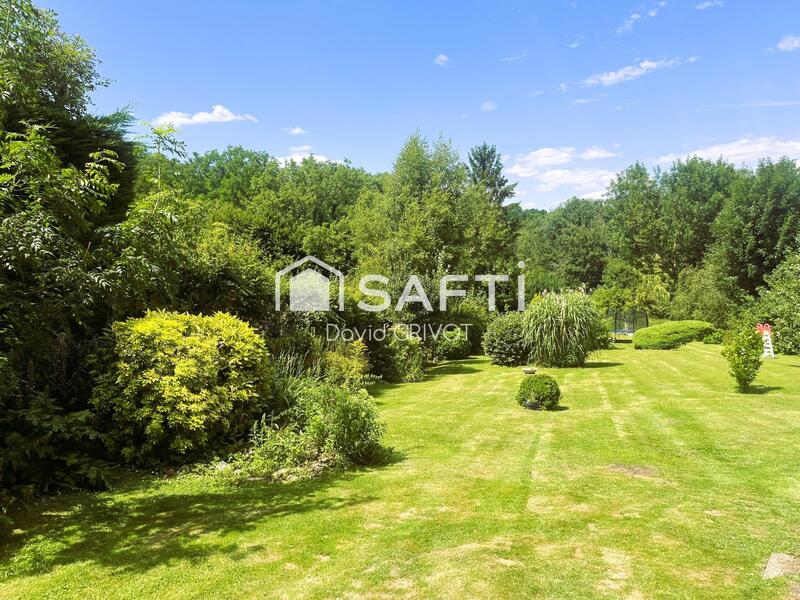 Maison - 343 m² - 9 pièces