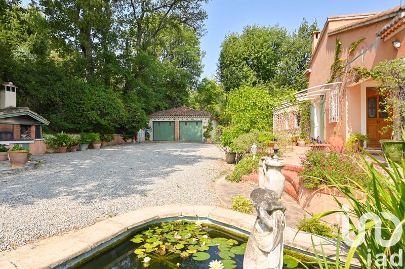 Maison - 220 m² - 4 pièces